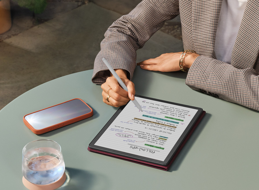 A primeira linha Kindle para leitura e escrita chega ao Brasil